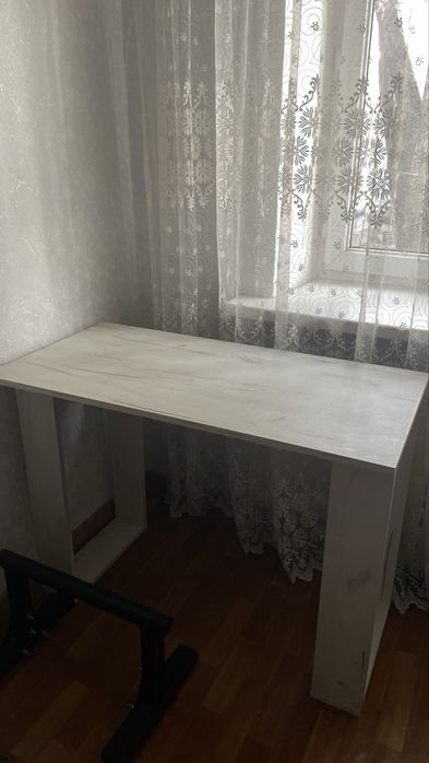 Продам стол письменный