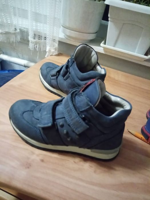 Обувь детская для мальчика. Почти даром!