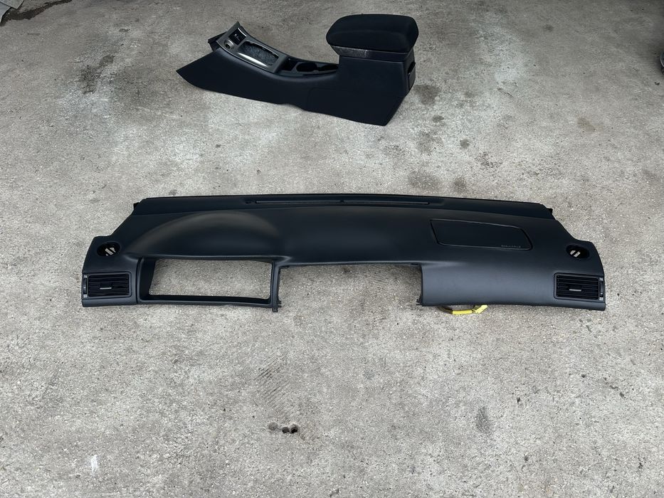 Табло със десен Airbag за Тойота Корола Е12