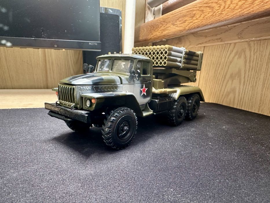 Модель грузовика  1:43 Урал ГРАД