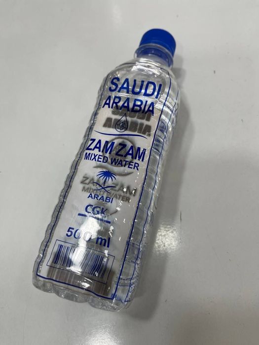 Зам зам тоззаси ва сув аралашгани.  Zam zam tazzasi va suv aralashgani