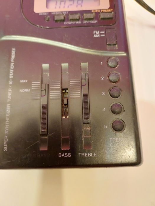 Walkman Aiwa, auto reverse, tuning digital FM/AM. Stare foarte bună.