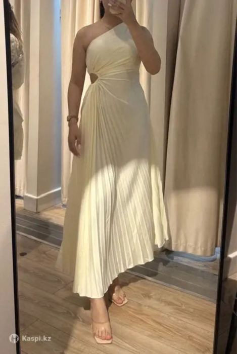 Вечерние платья,размер L