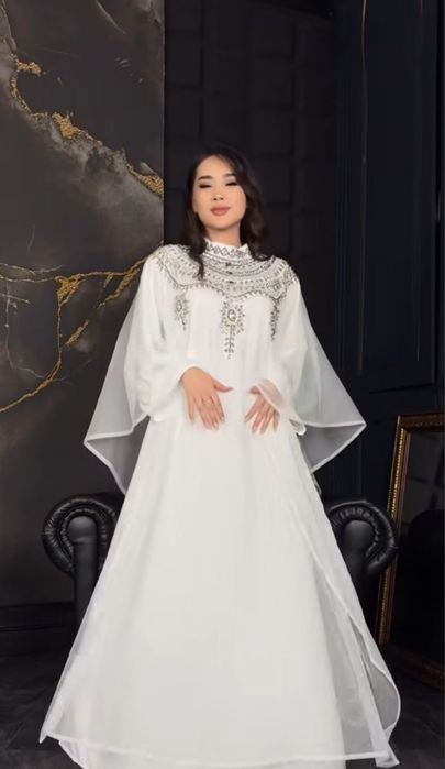 Продам новое платье