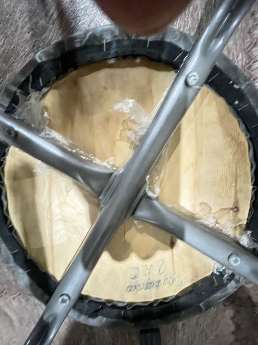 Срочно продам табурет