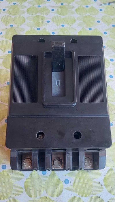 Автоматичен прекъсвач А2 500V 250A