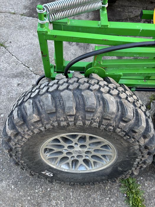 Продавам гуми cst 33”