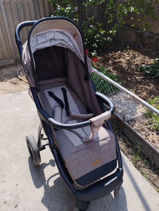 Детская коляска в отличном состоянии