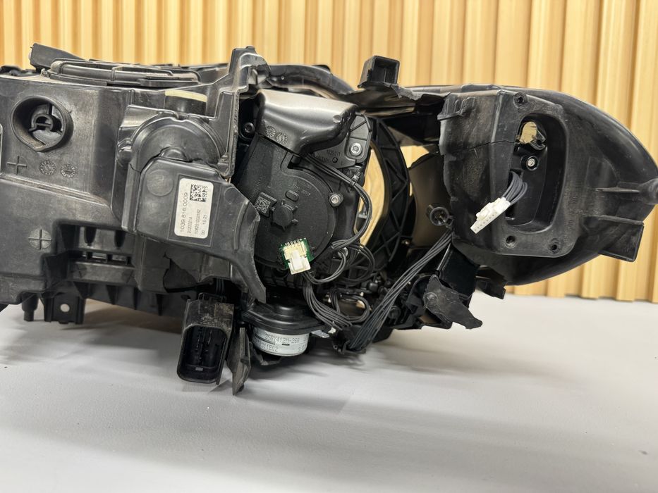 Адаптив Лед фар (Adaptive Led Headlight) за BMW G30/G31 за части