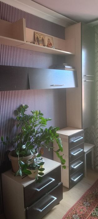 Продам горку в гостинную