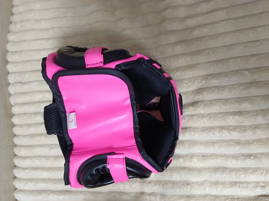 Продам шлем для единоборств