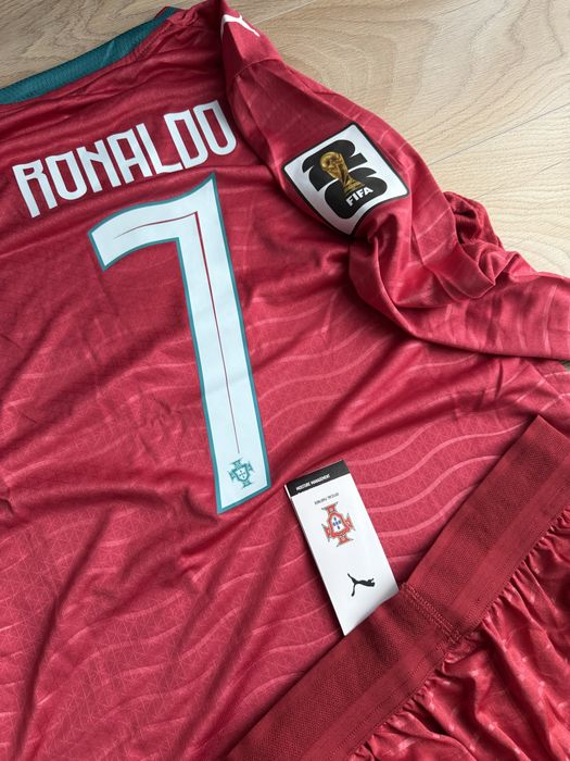 Set tricou de fotbal cu pantaloni scurti Puma Portugalia Cr7 Cristiano Ronaldo 7 marime M nou