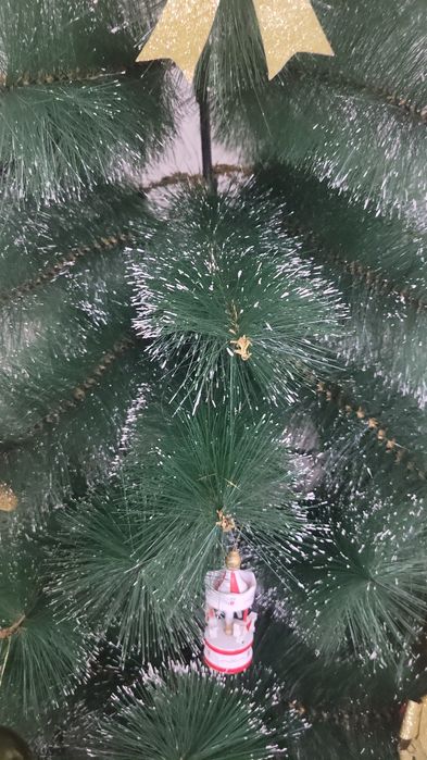 Срочно продам  Ёлку