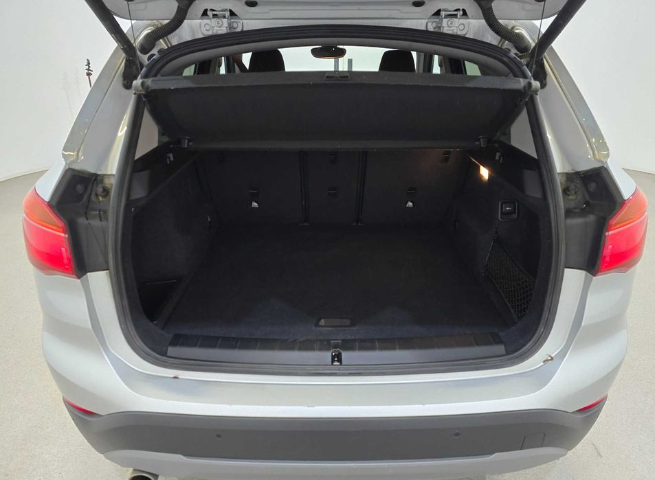 BMW X1   1.5d (2019) Euro 6d – NAVI / KEYLESS  / Фактура