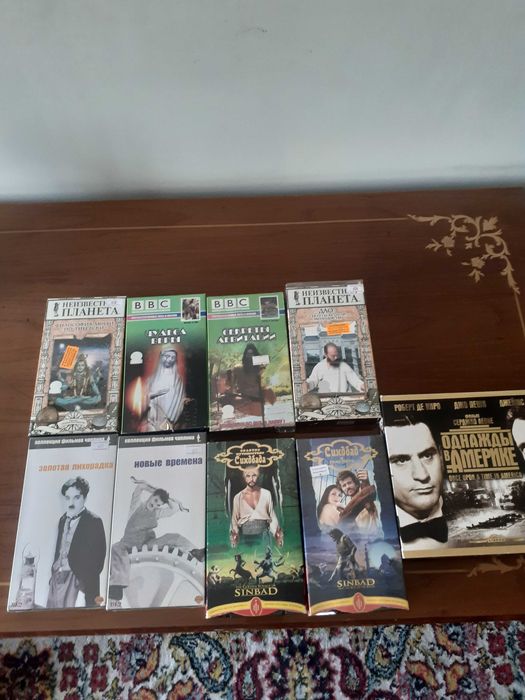 Видеокассеты документальные , с фильмами