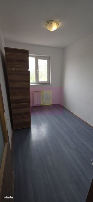 Apartament cu 3 camere de vanzare in Campina, central