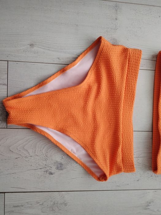 Бански с висока талия