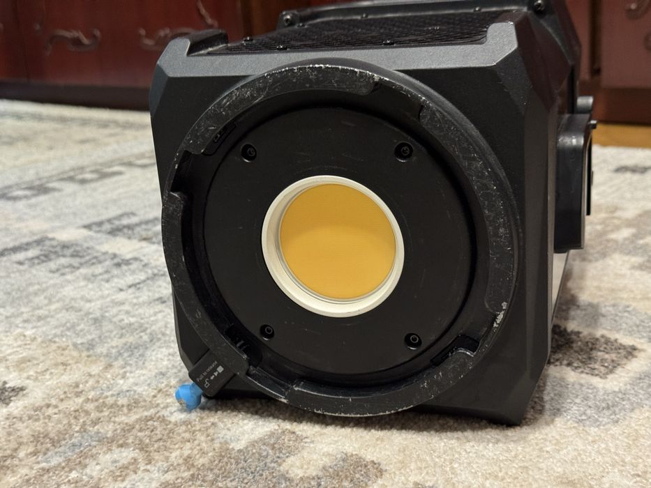 NANLUX Evoke 1200 Spot Light incompleta