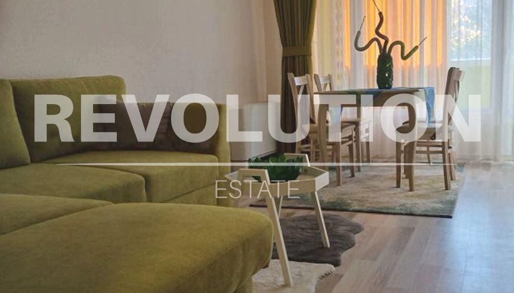 Тристаен апартамент в района на Цветен квартал!