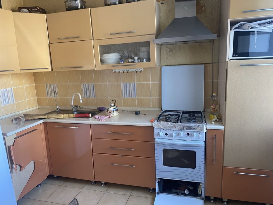 Продам газ плита не дорого