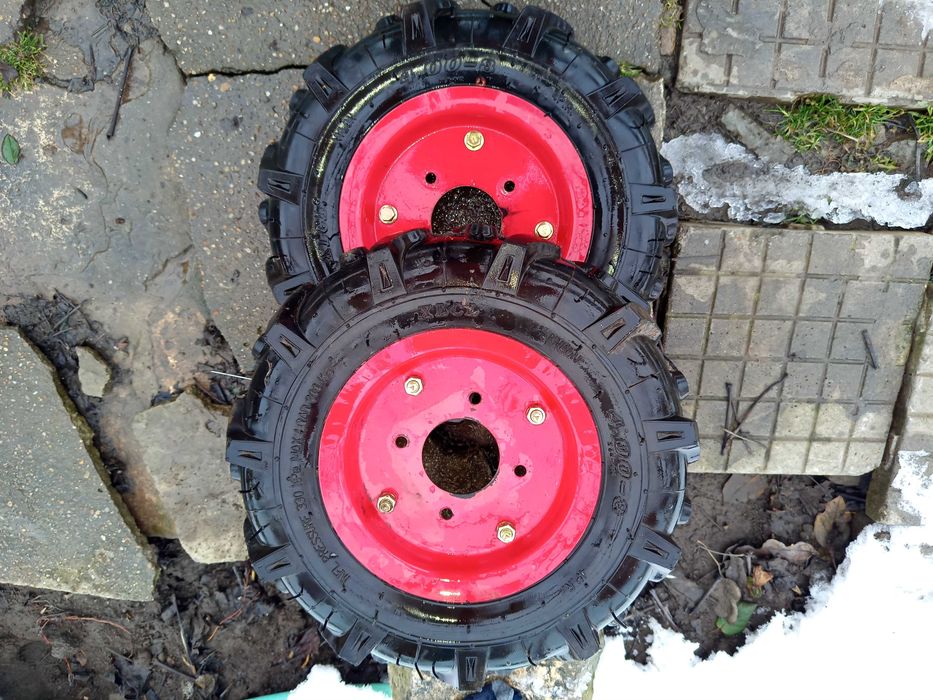 Гуми мотофреза 4/8  два броя със чантите