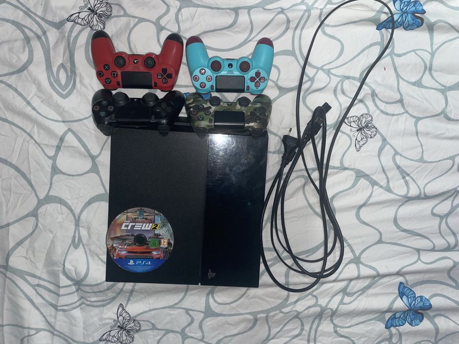 Ps4 1TB 4 controllere