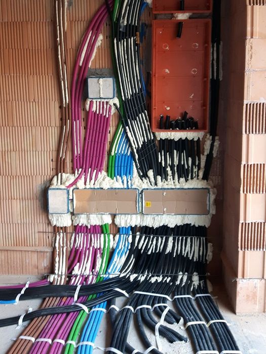 Electrician Rădăuți și împrejurimi  . Instalații.  Intervenții 
Electr