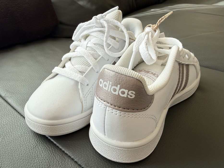 Adidas    маратонки     32 размер