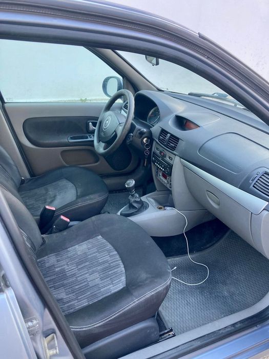 Vând Renault Clio Symbol 1.4+ GPL Fab 2009. (Certificat reținut ...