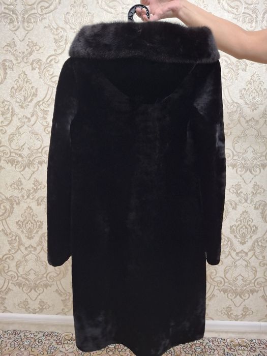 Пр мутоновую шубу с норковой вставкой