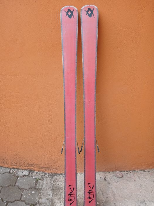 Schiuri skiuri tură freeraid volkl Mantra 177 cm
