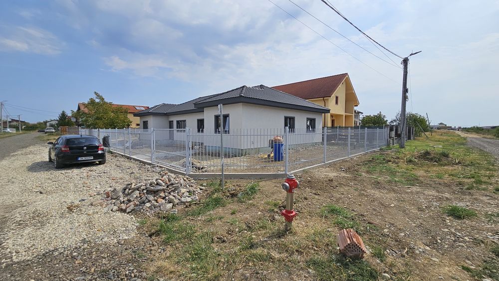 Reparatii Modificari porti garduri lemn metal foisoare metalice
