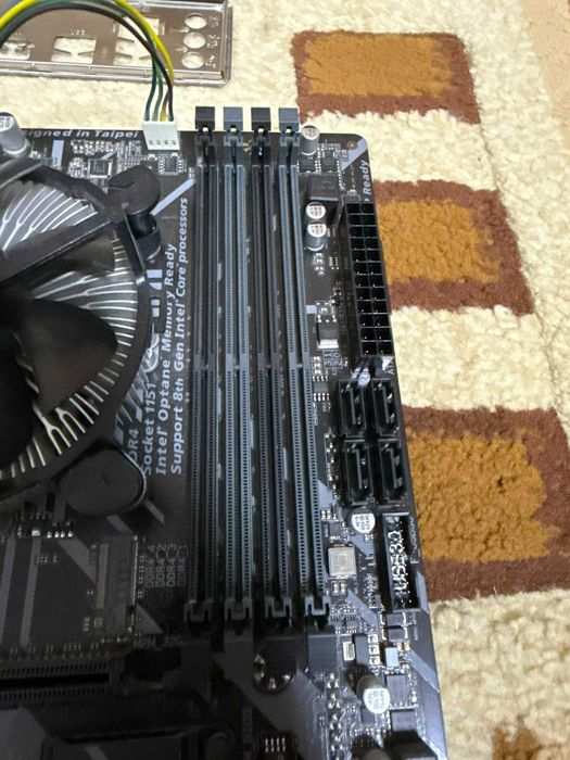 kit placa baza B360M DS3H + i3 8100
