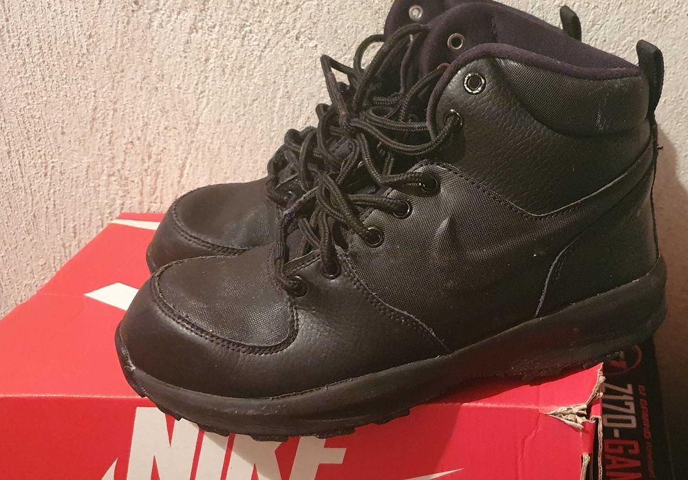 Кожени обувки Nike