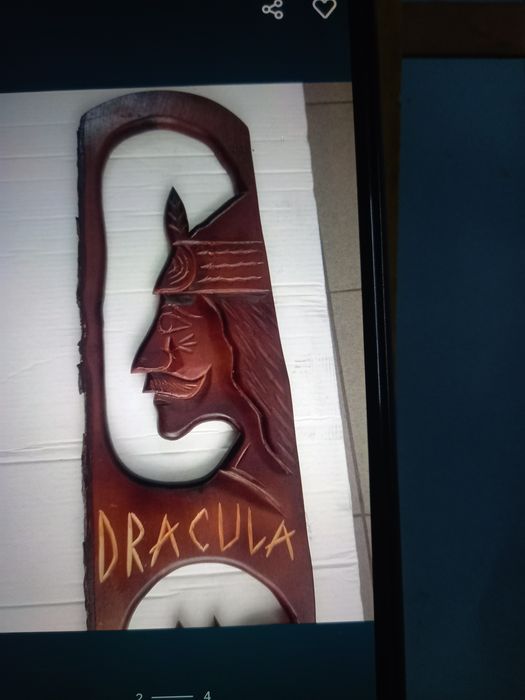 Vând sculptură din lemn