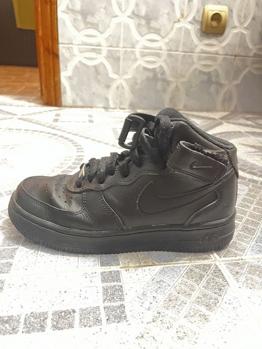 Air Force 1 Mid marimea 36 Negru