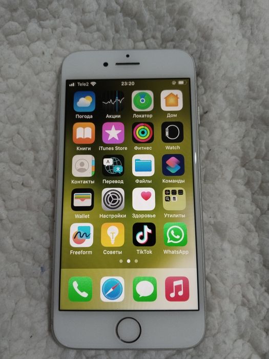 Продам айфон 8 память 256