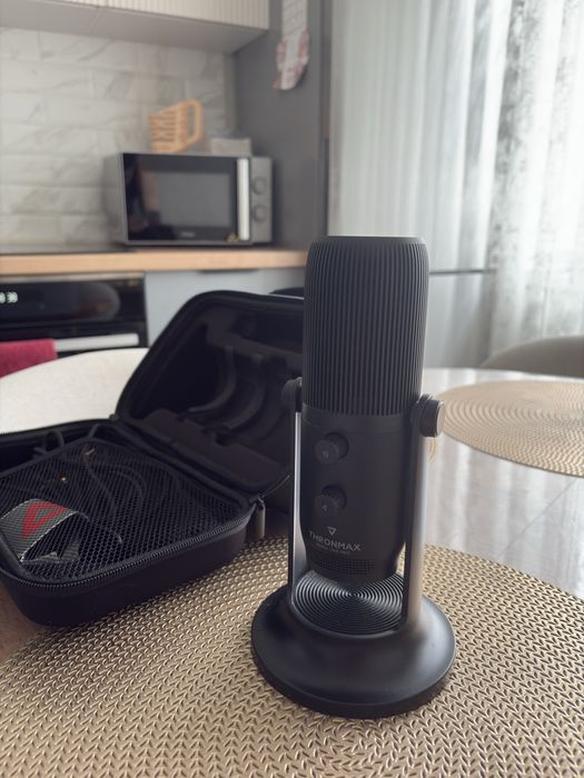 Микрофон thronmax