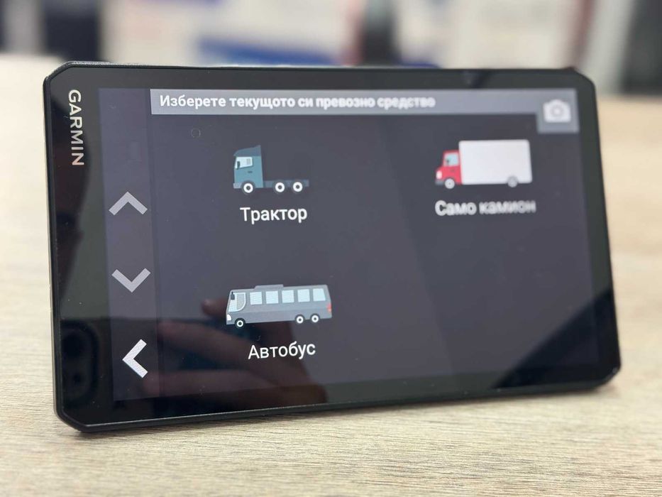 GPS навигация Garmin dēzl LGV710