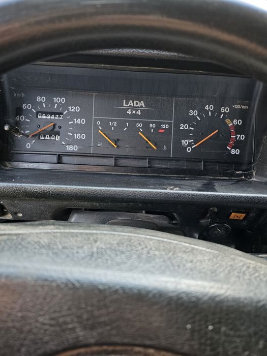 Продам машину Ваз 2121