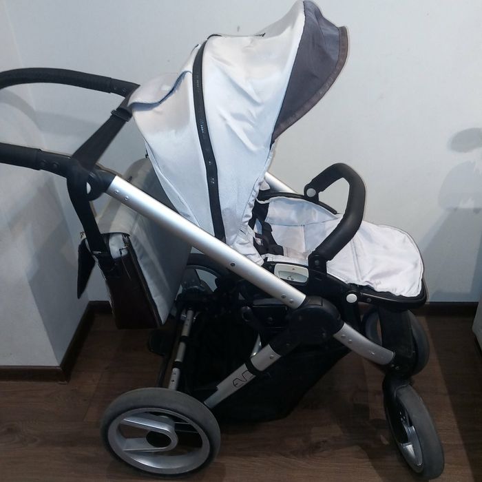 Количка Mutsy Evo