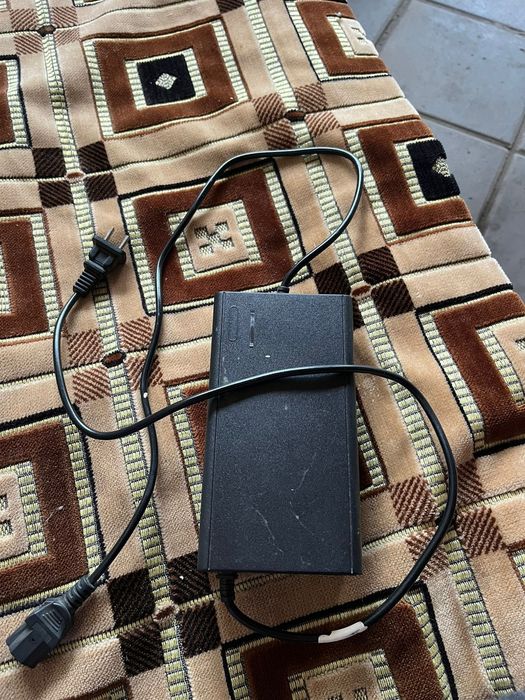 Продам зарядку на электроскутер