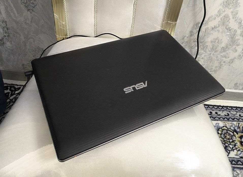 Noutbuk Core I3 4/256.ssd