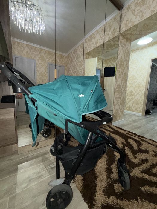 Коляска легкая joie