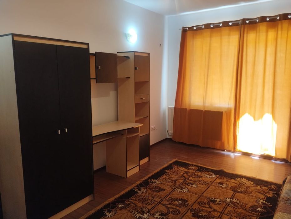 Închiriez garsonieră