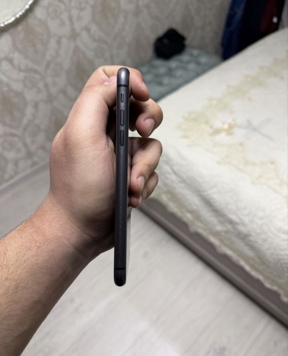 айфон  11 продаю