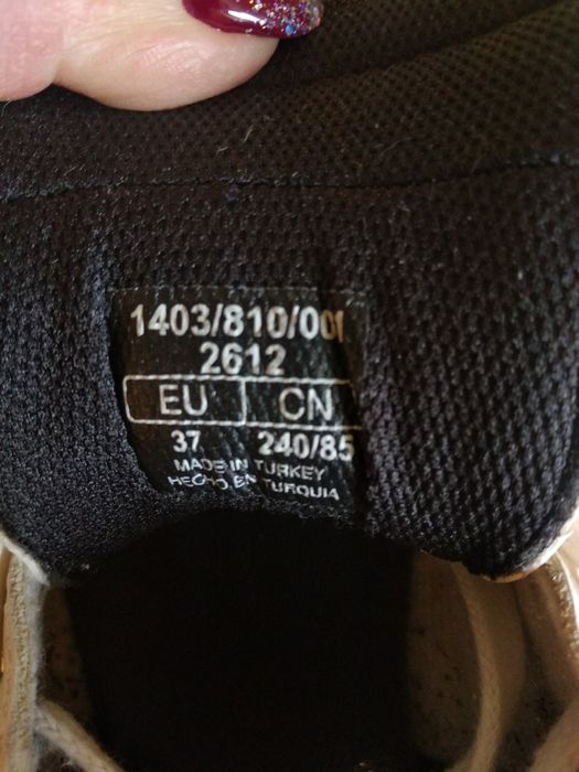 Фирменные модные кроссовки