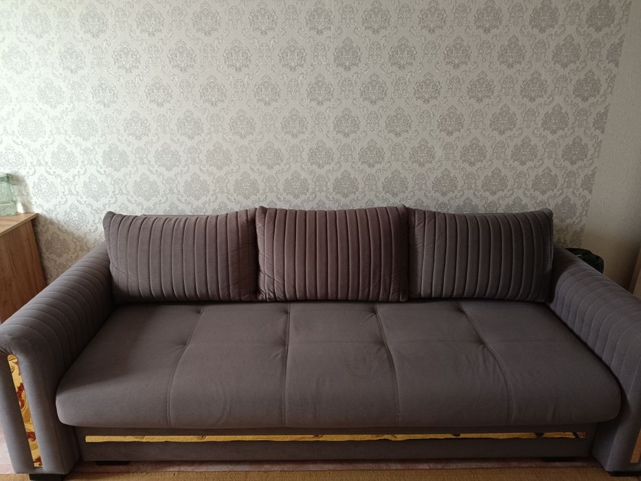 Продам диван 2 м. Г