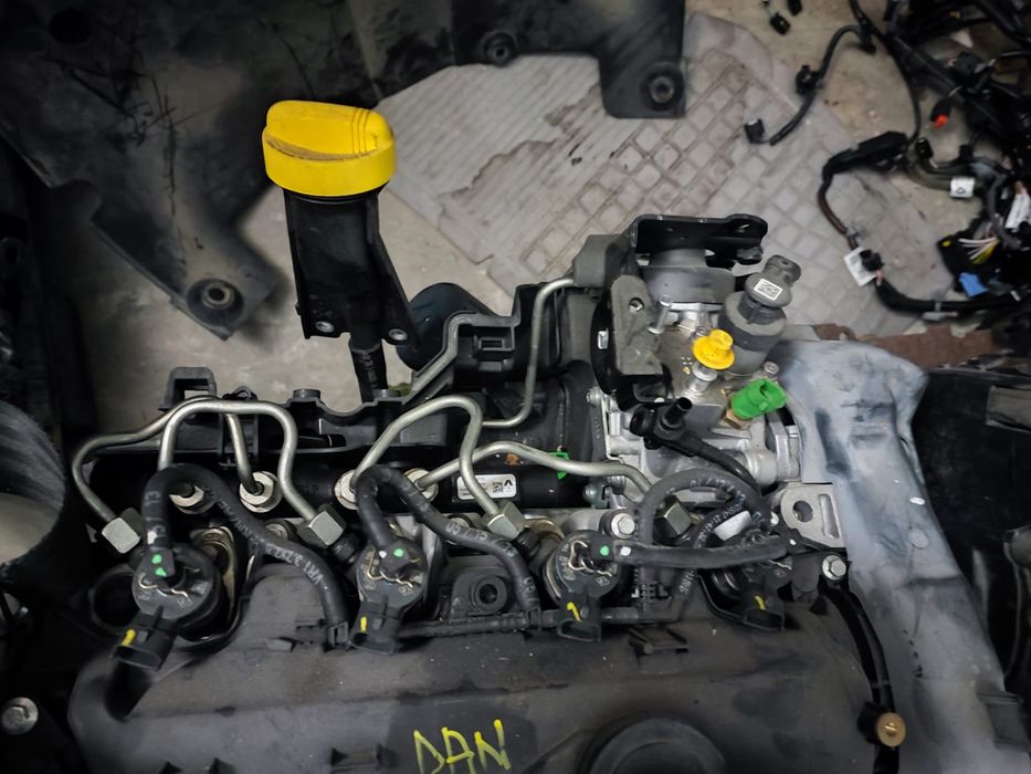 Vînd motor 1.5 dci euro5 dacia renault 2014