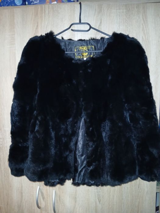 Blana de lux  originala . Marime L-Xl Noua, calitativa, cump